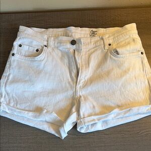 White Jean Shorts Cuffed Hem Relaxed Fit